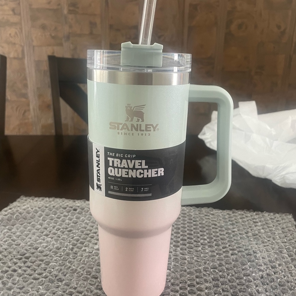BNWT STANLEY 40oz
